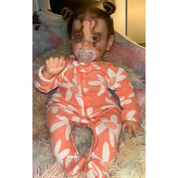 Reborn Baby Girl Doll Silicone Limbs, Cloth Body & Accessories - Picture 4 of 13